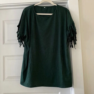 Nwot green tshirt w/fringe arms